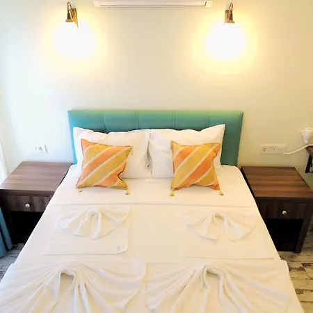 Bed & Breakfast Dreams 2*