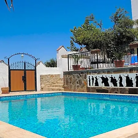 Bed & Breakfast Dreams 4*