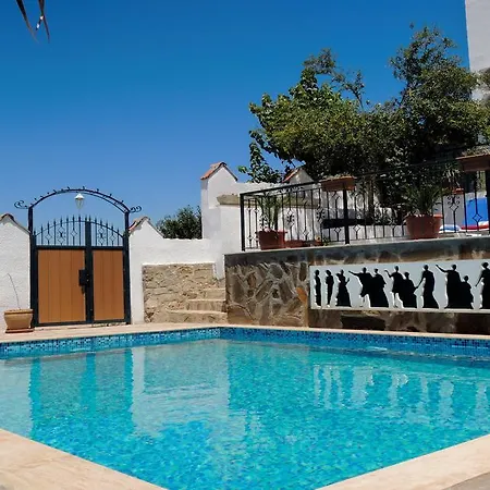 Dreams Bed & Breakfast 2*